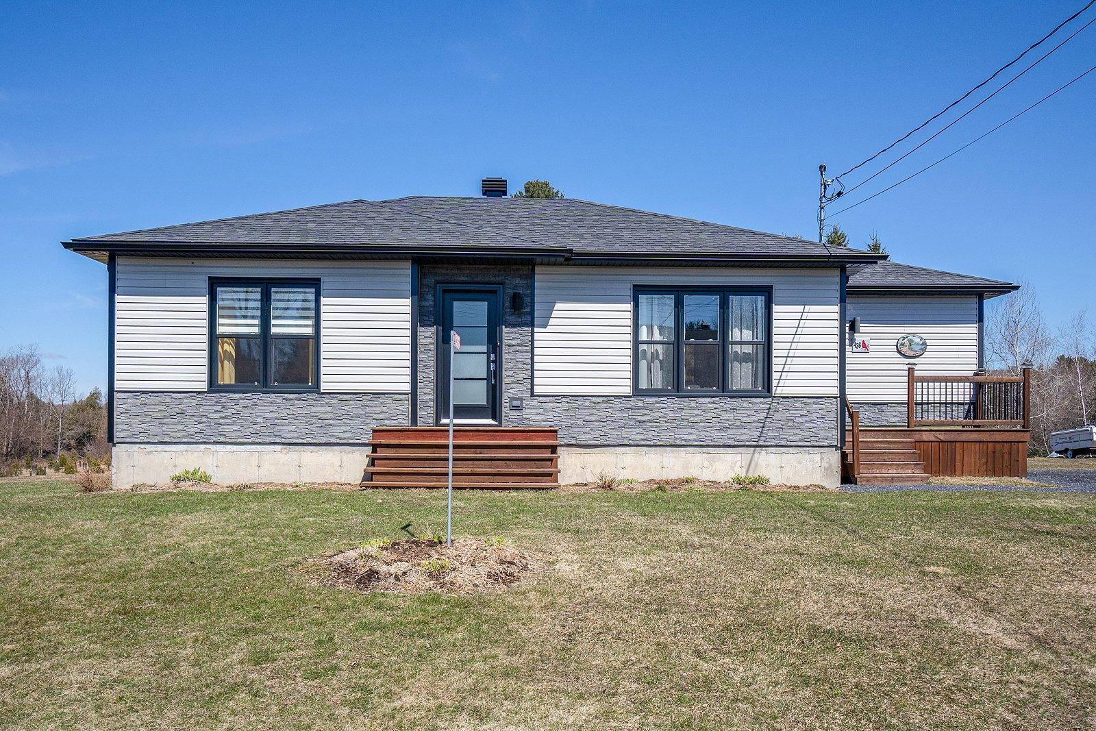 









436


Rue Antoine

,
Martinville,




QC
J0B2A0

