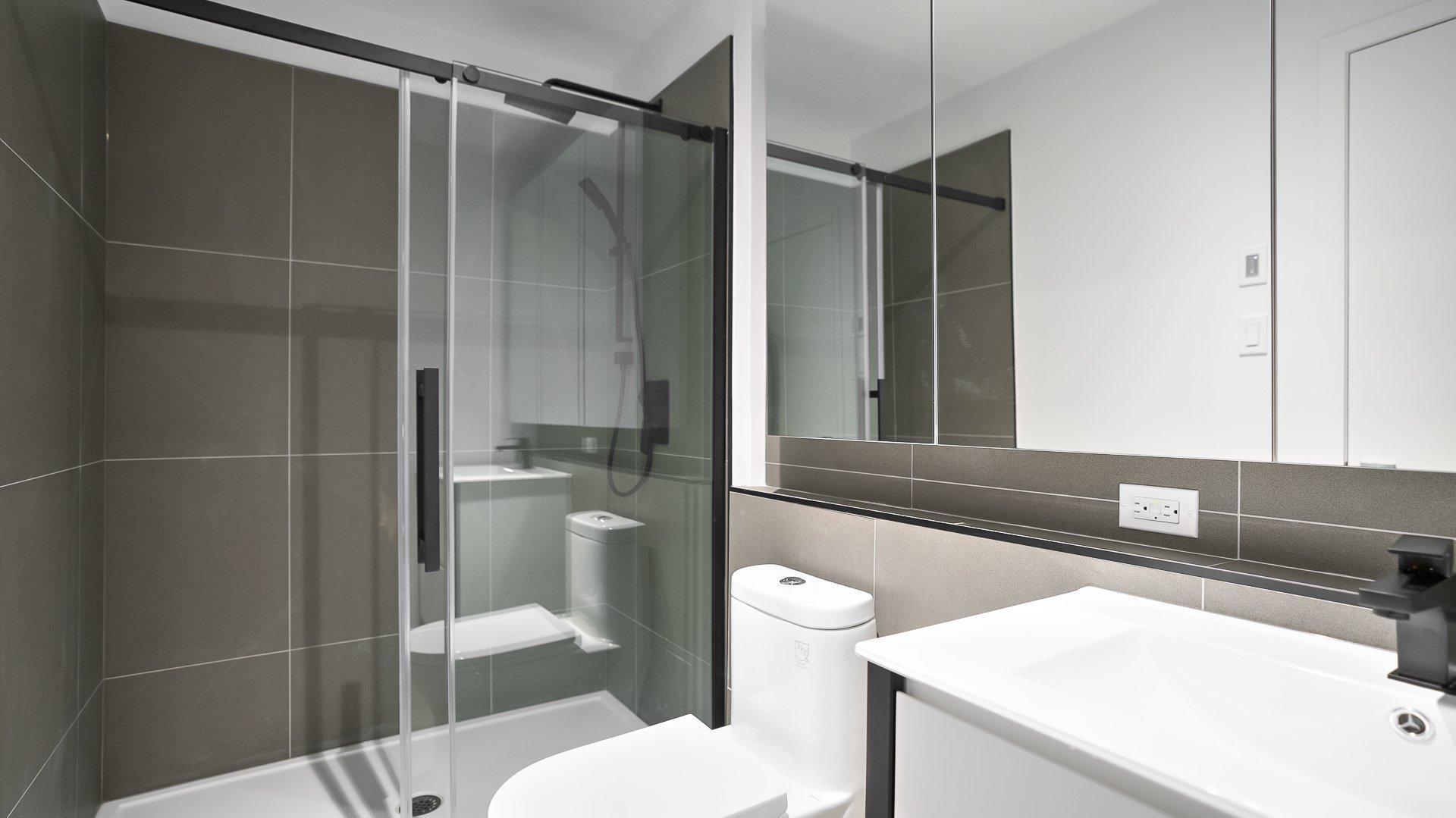 









1160


Rue MacKay

, 2308,
Montréal (Ville-Marie),




QC
H3G2H4

