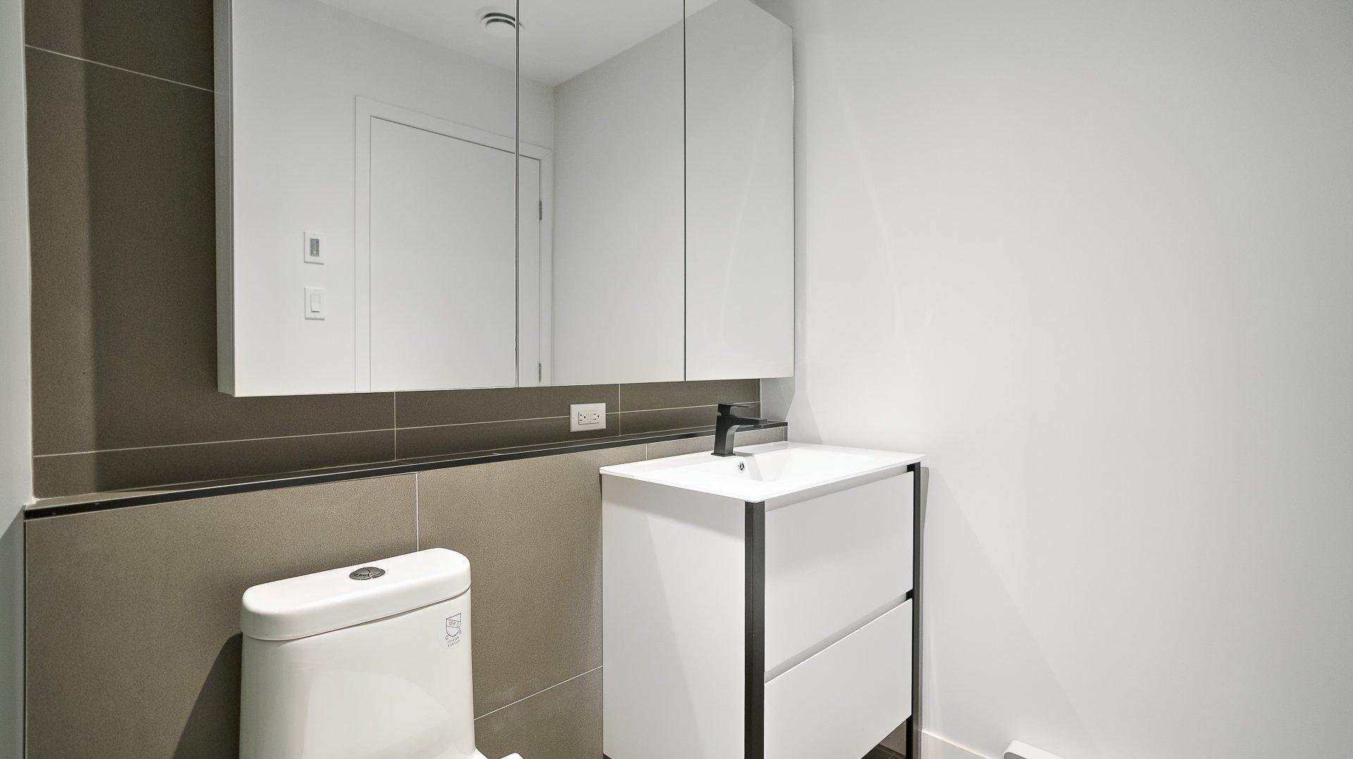 









1160


Rue MacKay

, 2308,
Montréal (Ville-Marie),




QC
H3G2H4

