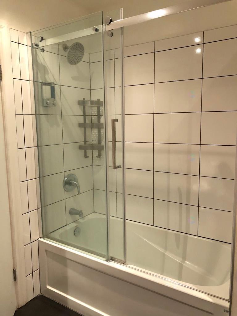 









4001


Rue St-Hubert

, 3,
Montréal (Le Plateau-Mont-Royal),




QC
H2L1B3

