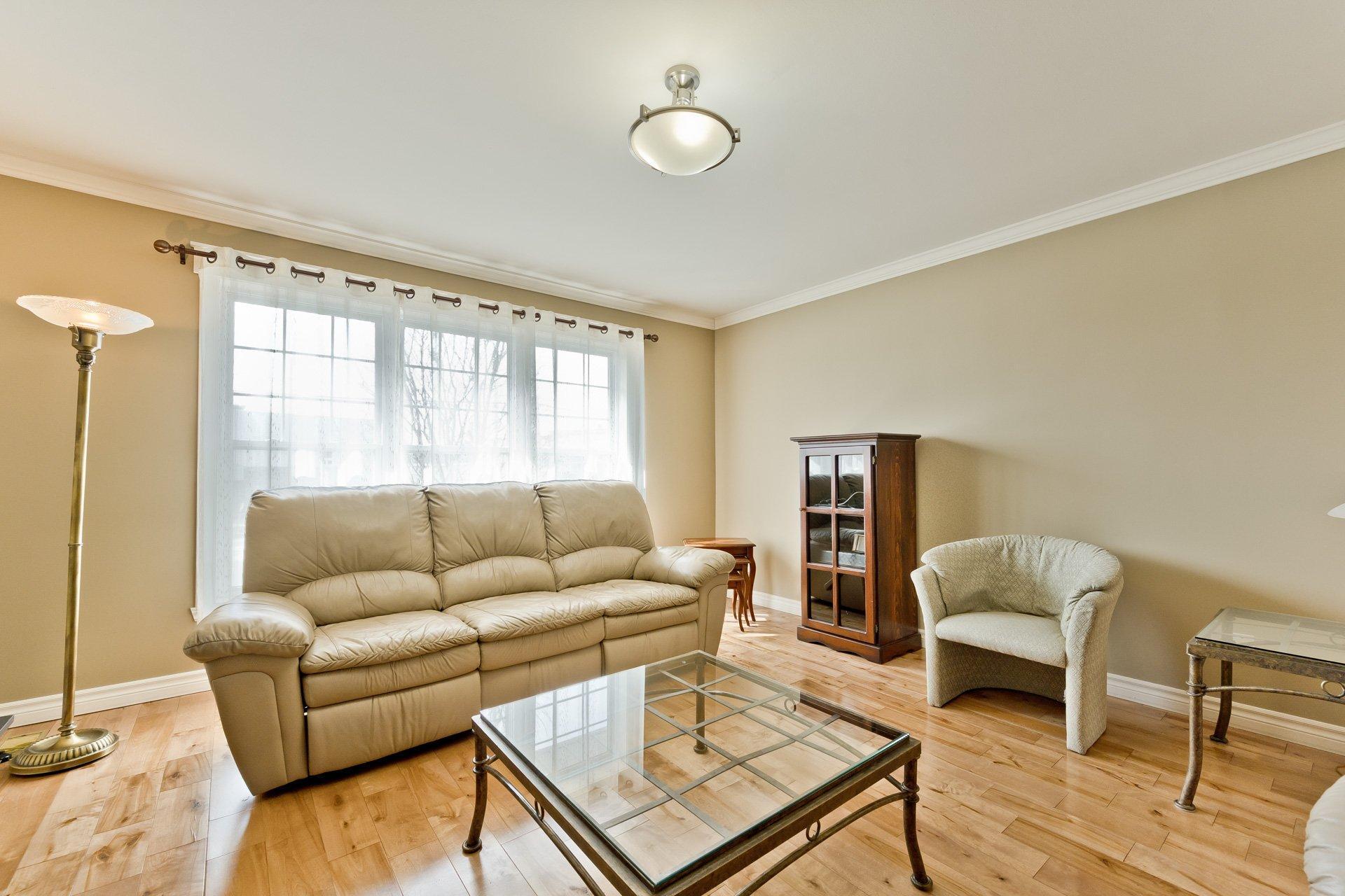 









3170Z


Rue King E.

,
Sherbrooke (Fleurimont),




QC
J1G5J3

