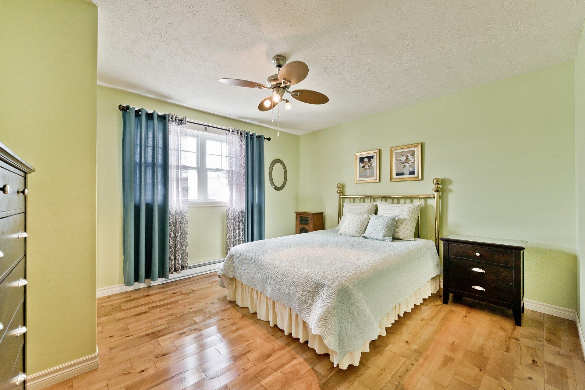









3170Z


Rue King E.

,
Sherbrooke (Fleurimont),




QC
J1G5J3

