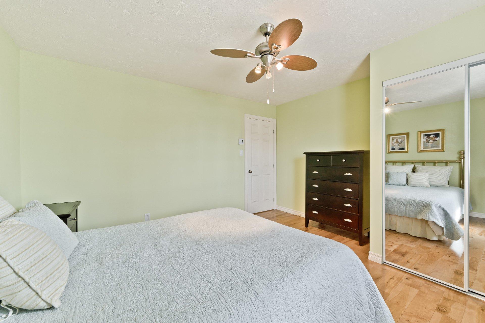 









3170Z


Rue King E.

,
Sherbrooke (Fleurimont),




QC
J1G5J3


