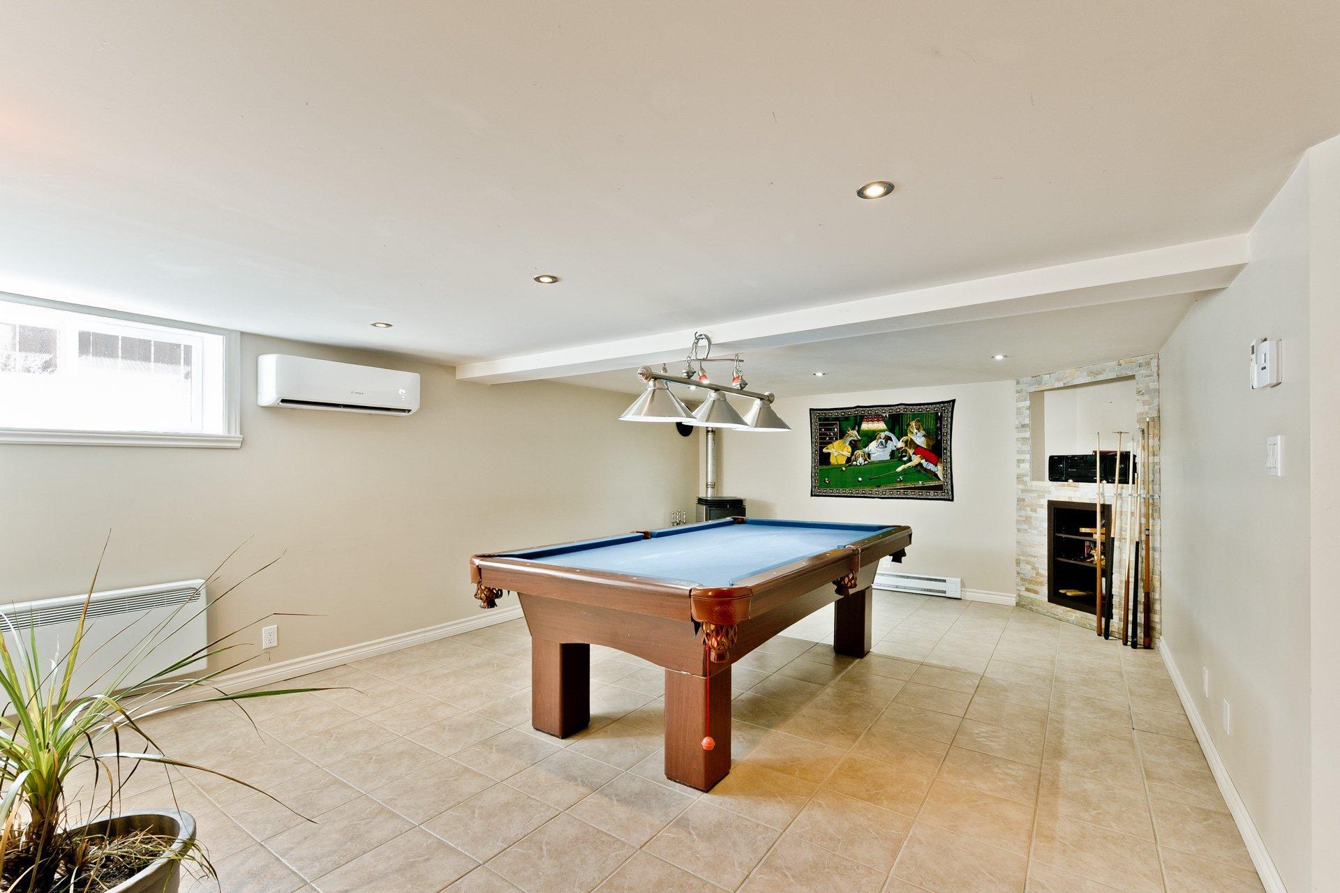









3170Z


Rue King E.

,
Sherbrooke (Fleurimont),




QC
J1G5J3

