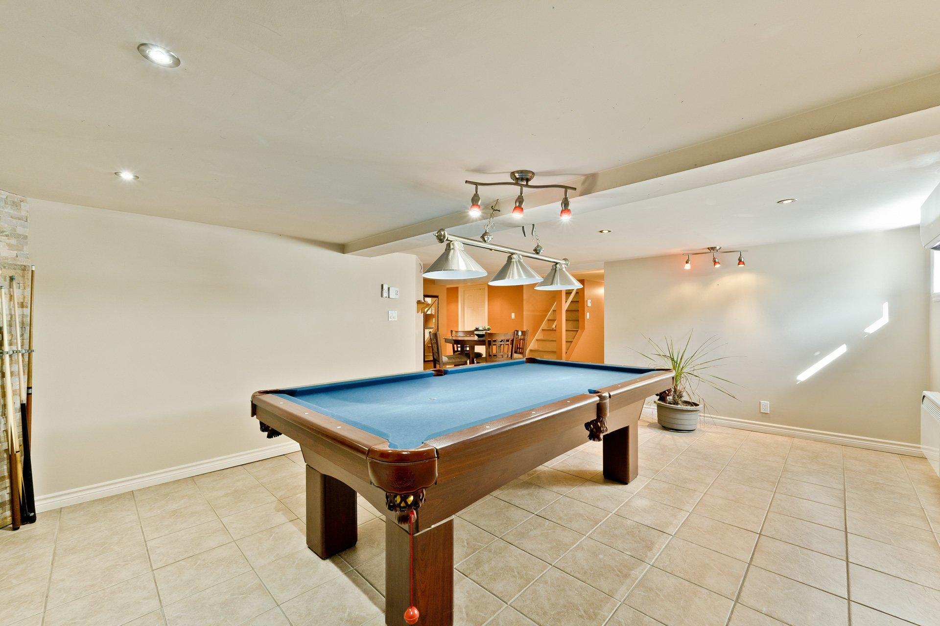 









3170Z


Rue King E.

,
Sherbrooke (Fleurimont),




QC
J1G5J3

