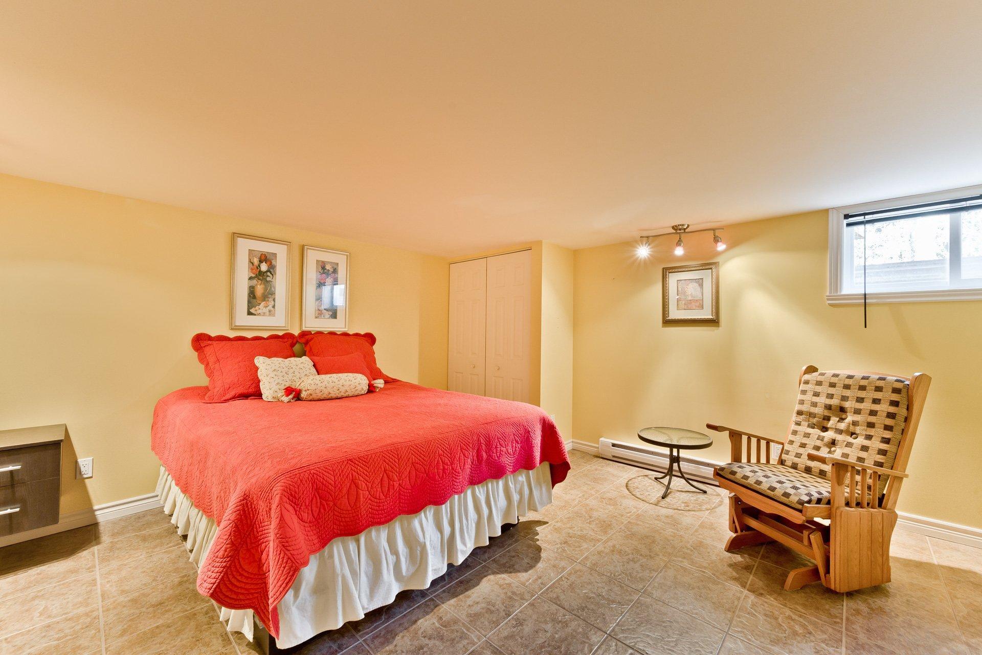 









3170Z


Rue King E.

,
Sherbrooke (Fleurimont),




QC
J1G5J3

