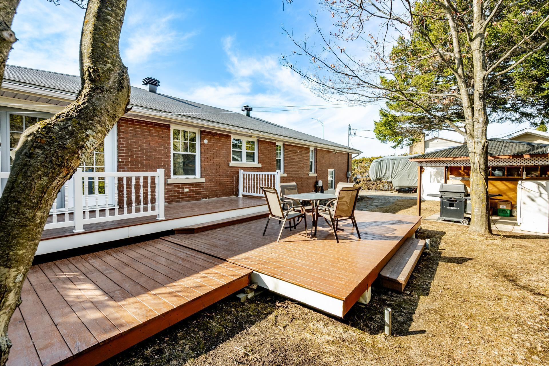 









3170Z


Rue King E.

,
Sherbrooke (Fleurimont),




QC
J1G5J3

