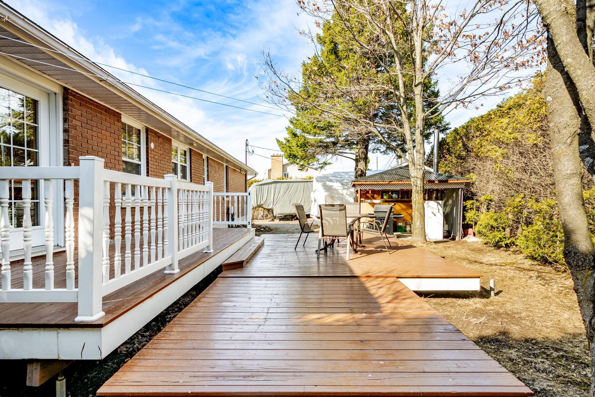 









3170Z


Rue King E.

,
Sherbrooke (Fleurimont),




QC
J1G5J3

