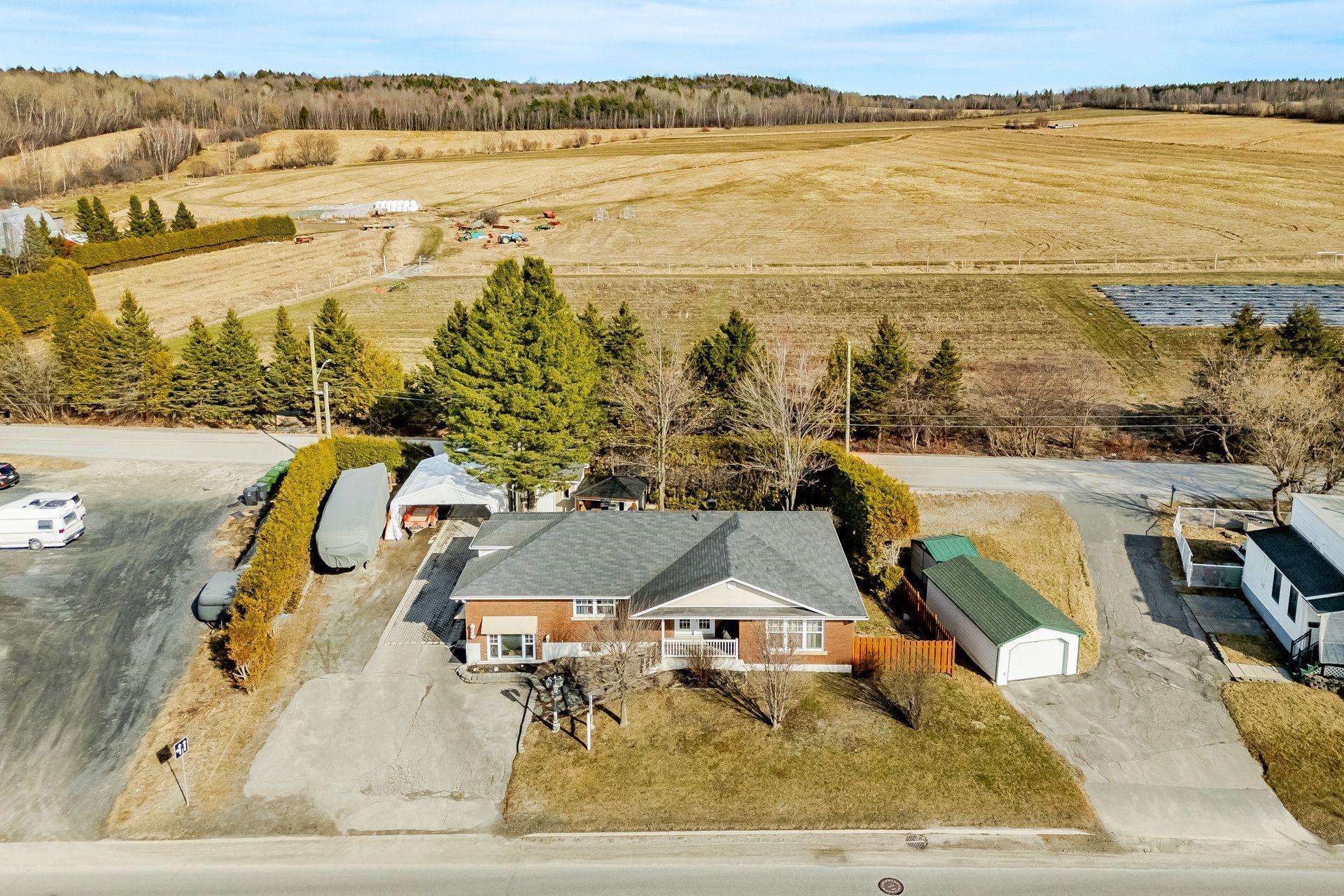 









3170Z


Rue King E.

,
Sherbrooke (Fleurimont),




QC
J1G5J3


