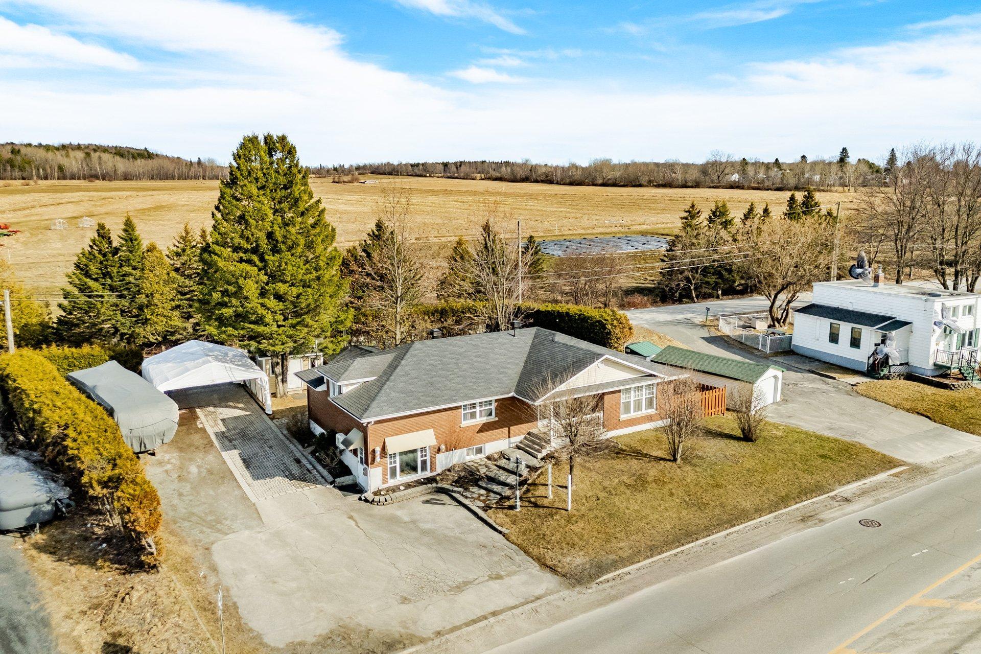 









3170Z


Rue King E.

,
Sherbrooke (Fleurimont),




QC
J1G5J3

