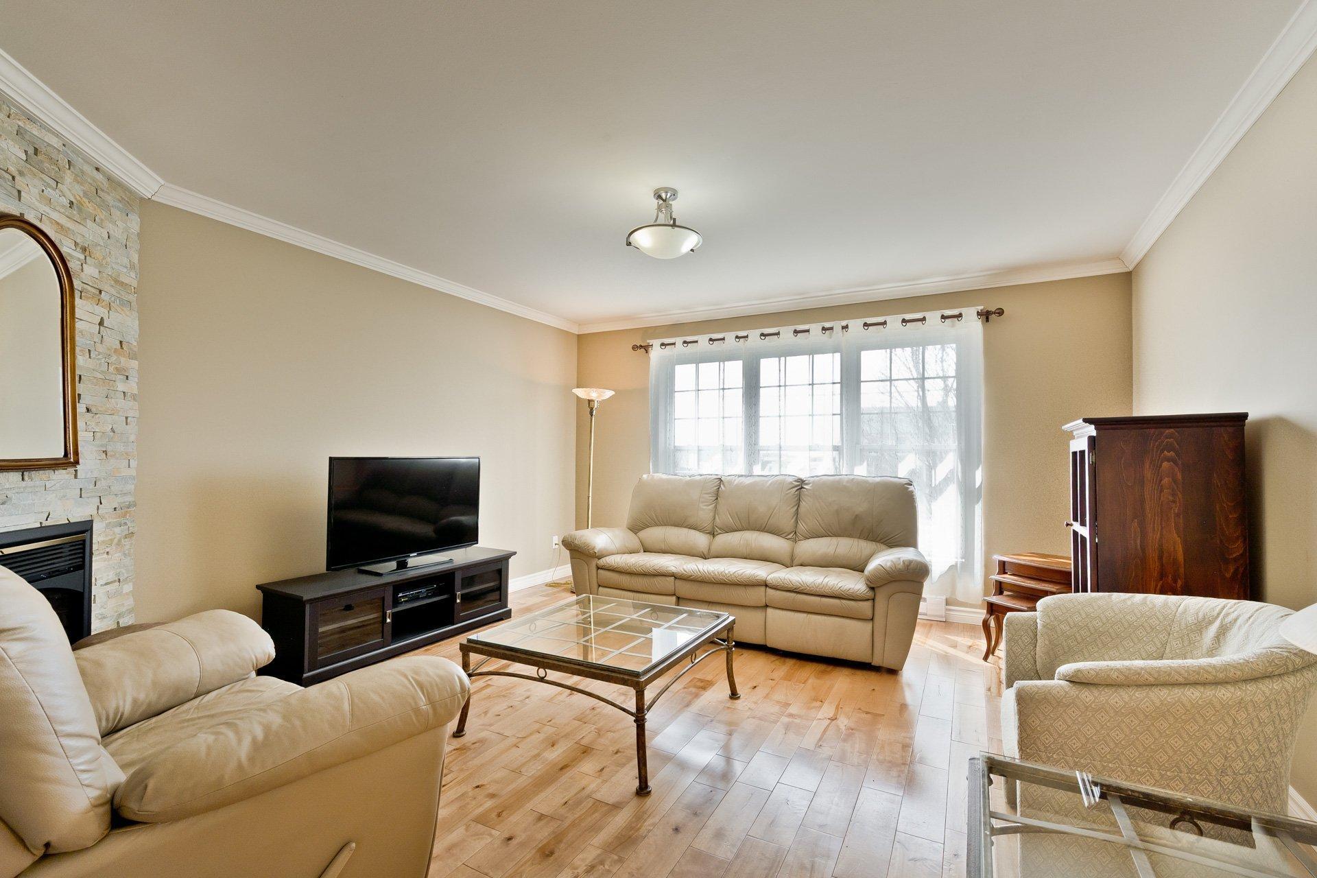









3170Z


Rue King E.

,
Sherbrooke (Fleurimont),




QC
J1G5J3


