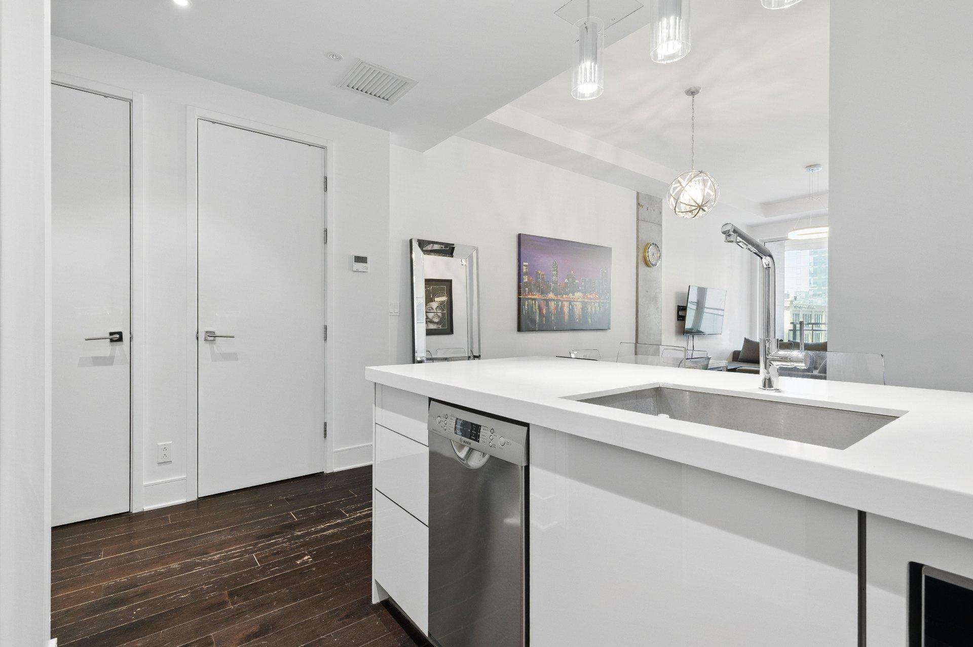 









1188


Av. Union

, 1407,
Montréal (Ville-Marie),




QC
H3B0E5

