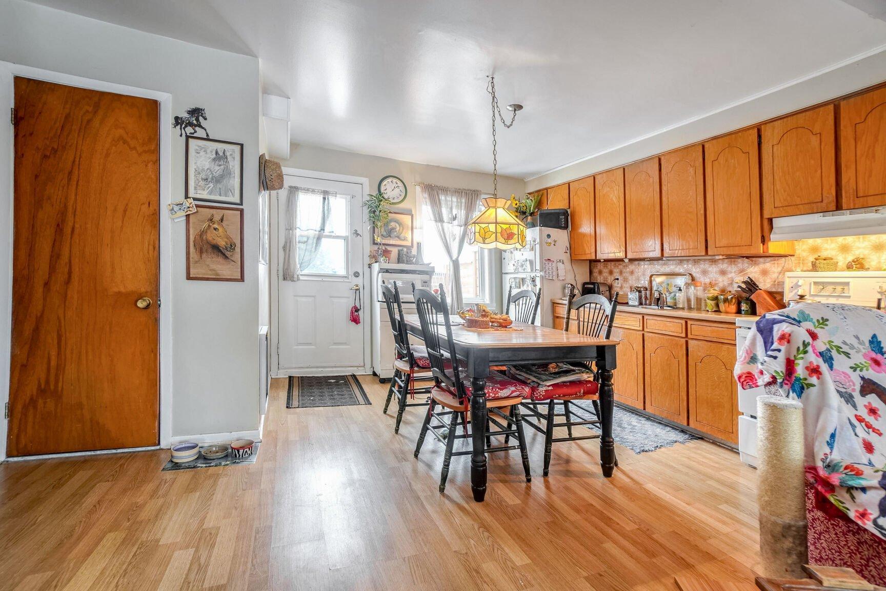 









1599

 - 1601


Rue Cartier

,
Longueuil (Le Vieux-Longueuil),




QC
J4K4E2

