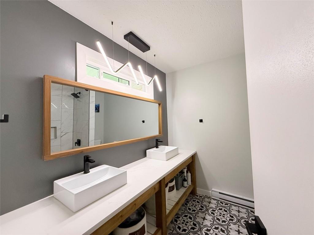 









315


Primrose

Road, 214,
Kelowna,




BC
V1X 2G6

