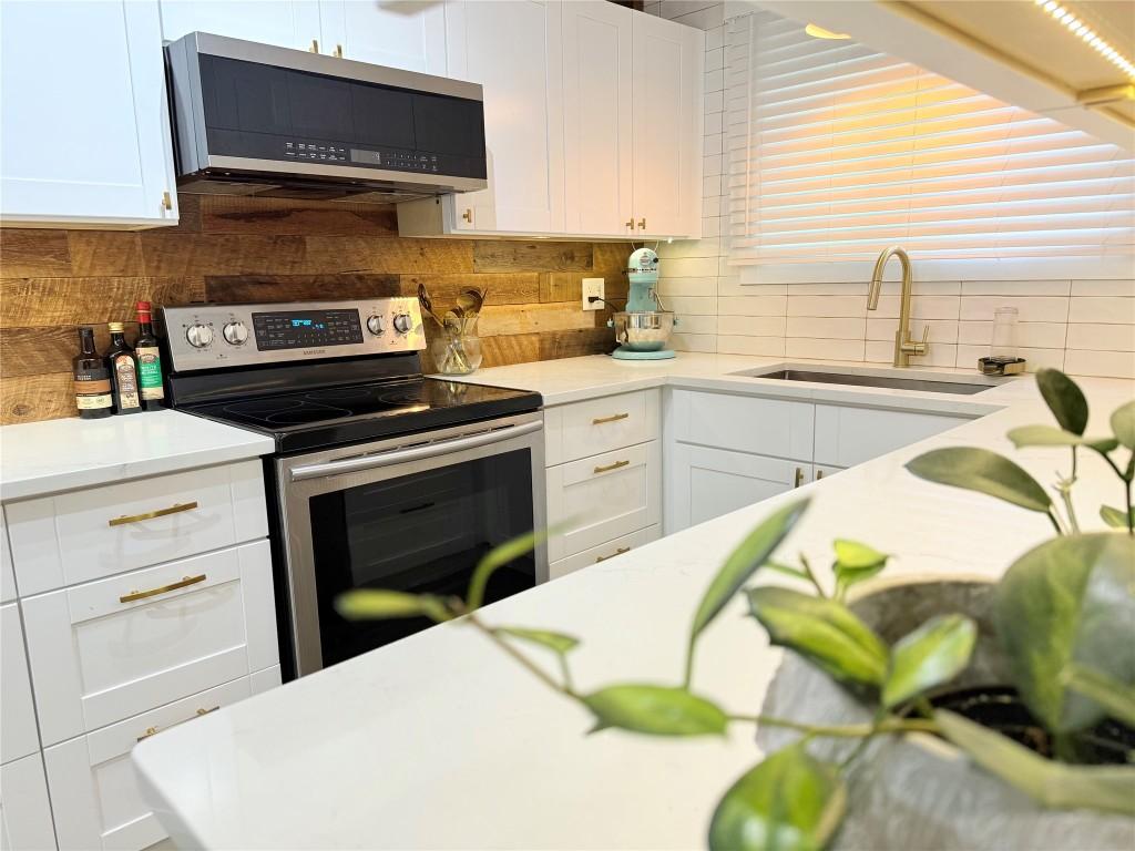 









315


Primrose

Road, 214,
Kelowna,




BC
V1X 2G6

