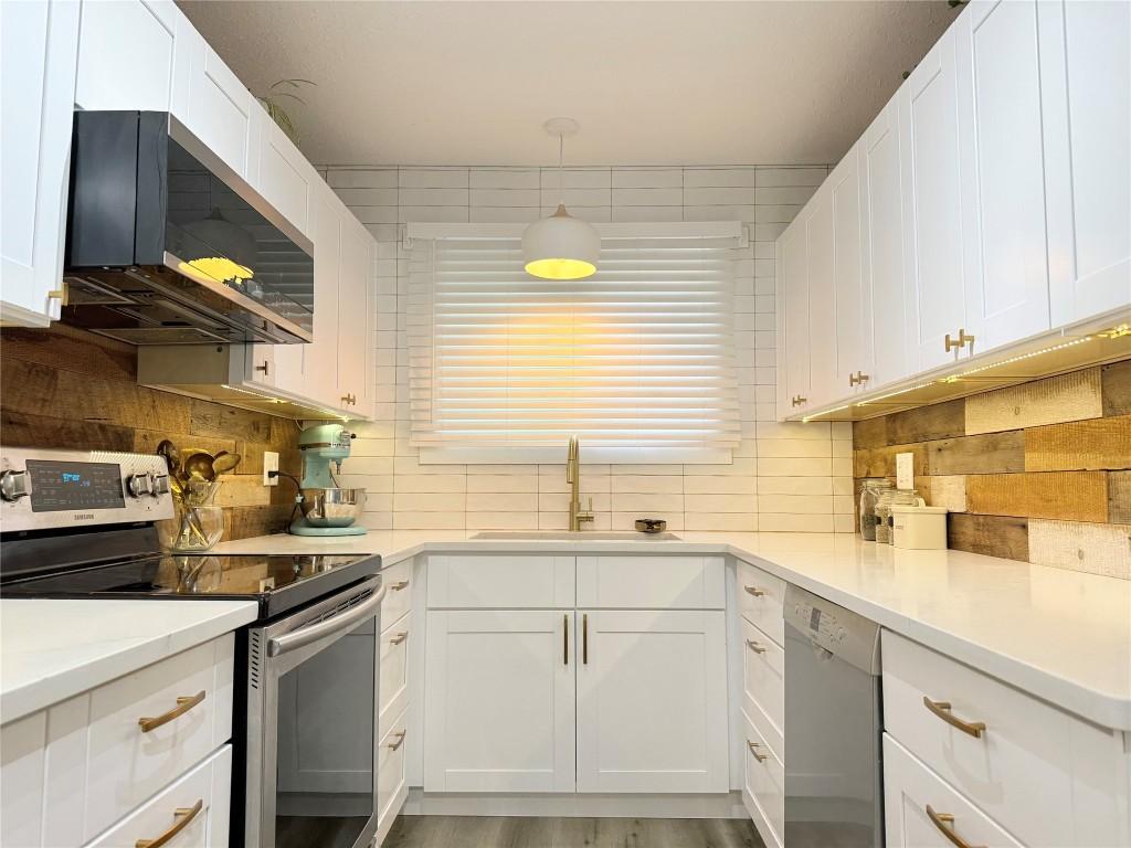









315


Primrose

Road, 214,
Kelowna,




BC
V1X 2G6

