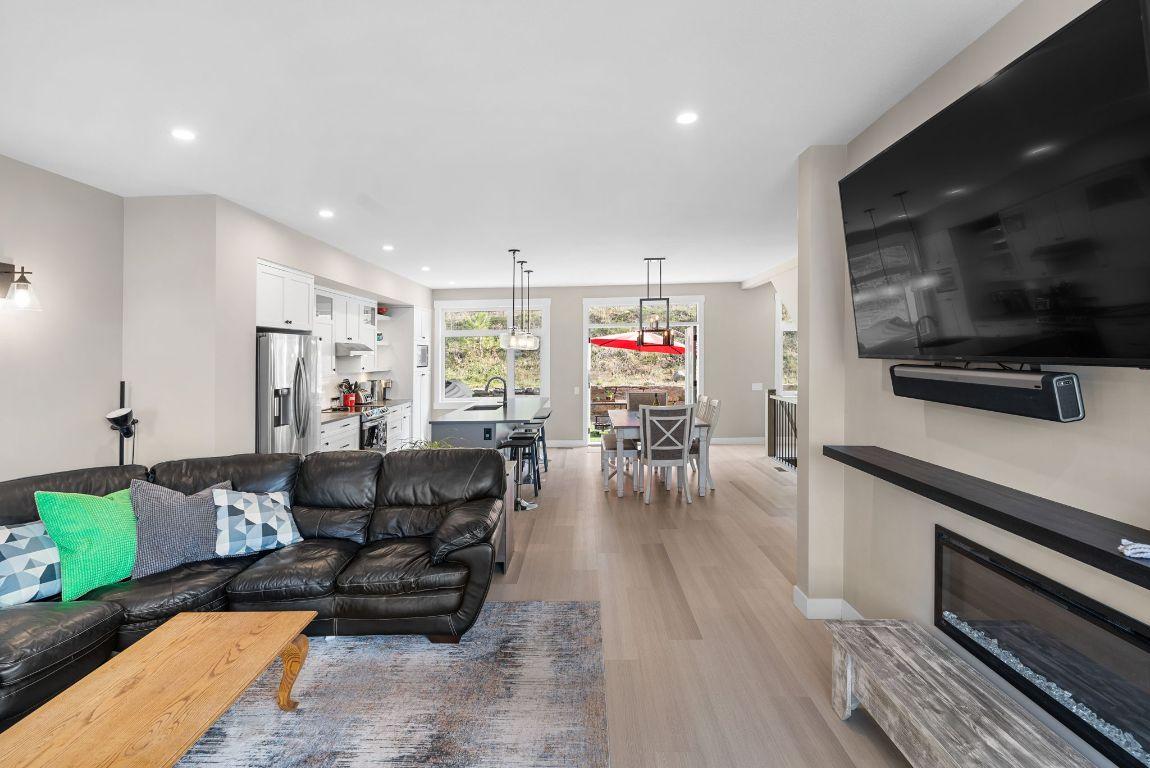 









3220


Hilltown

Drive, 7,
Kelowna,




BC
V1V 0C6

