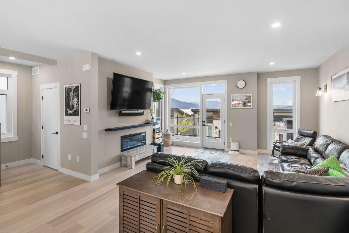 









3220


Hilltown

Drive, 7,
Kelowna,




BC
V1V 0C6

