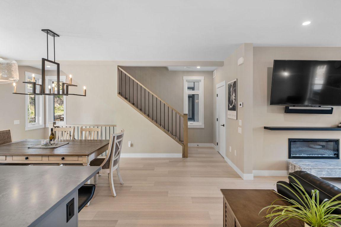 









3220


Hilltown

Drive, 7,
Kelowna,




BC
V1V 0C6

