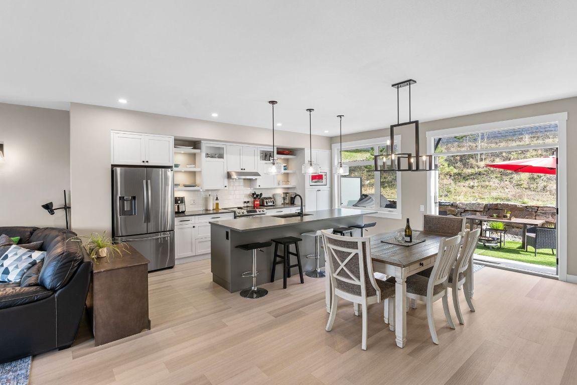 









3220


Hilltown

Drive, 7,
Kelowna,




BC
V1V 0C6

