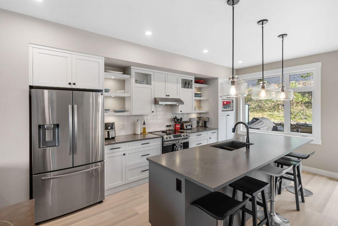 









3220


Hilltown

Drive, 7,
Kelowna,




BC
V1V 0C6

