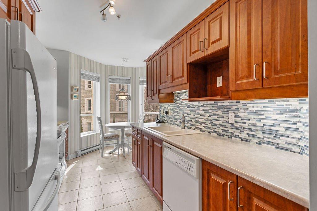 









37


Prom. des Îles

, 204,
Laval (Chomedey),




QC
H7W5M9

