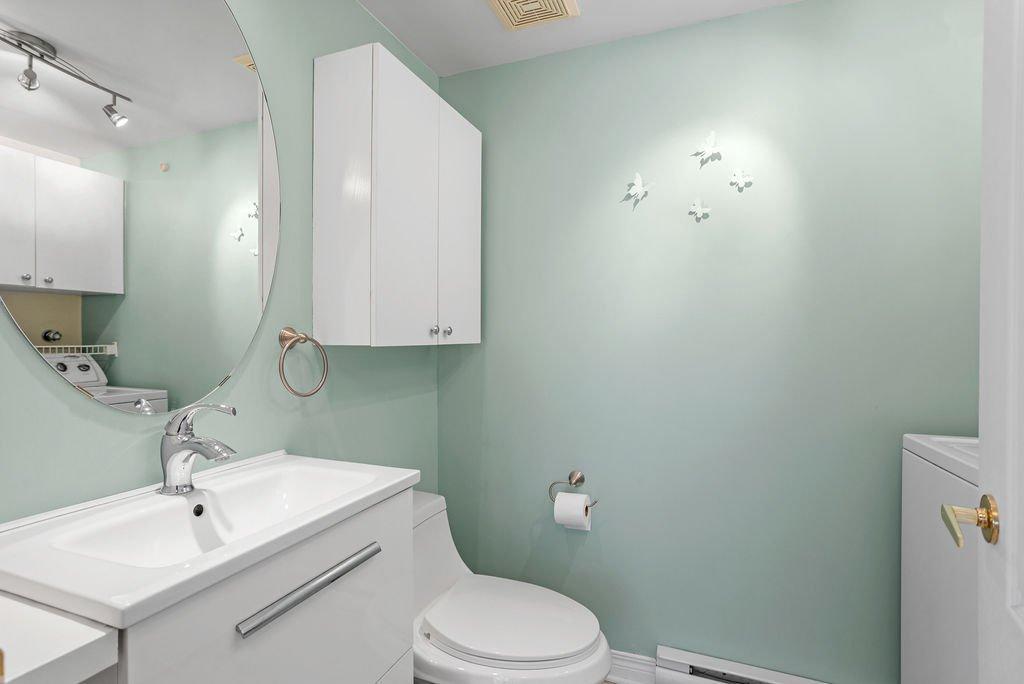 









37


Prom. des Îles

, 204,
Laval (Chomedey),




QC
H7W5M9

