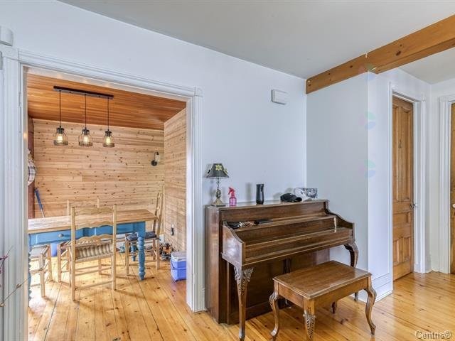









4330


Ch. St-Charles

,
Terrebonne (Lachenaie),




QC
J6V1B5

