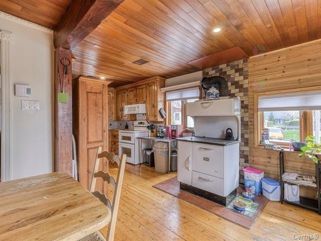 









4330


Ch. St-Charles

,
Terrebonne (Lachenaie),




QC
J6V1B5

