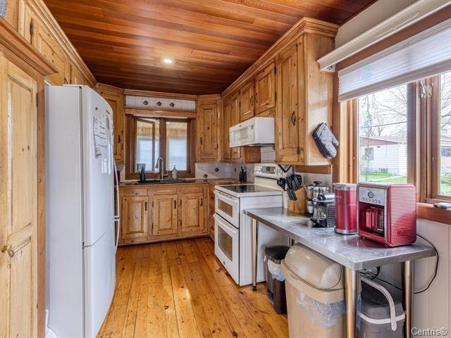 









4330


Ch. St-Charles

,
Terrebonne (Lachenaie),




QC
J6V1B5

