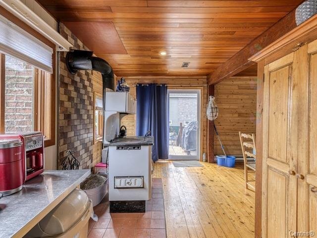 









4330


Ch. St-Charles

,
Terrebonne (Lachenaie),




QC
J6V1B5

