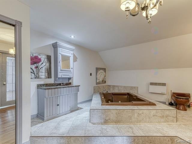 









4330


Ch. St-Charles

,
Terrebonne (Lachenaie),




QC
J6V1B5

