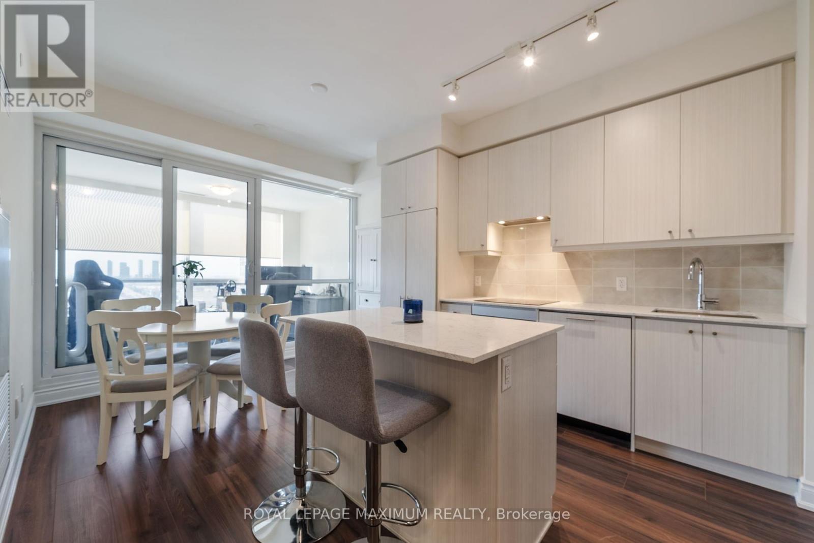 












1804 - 9075 JANE STREET

,
Vaughan,




Ontario
L4K0L7

