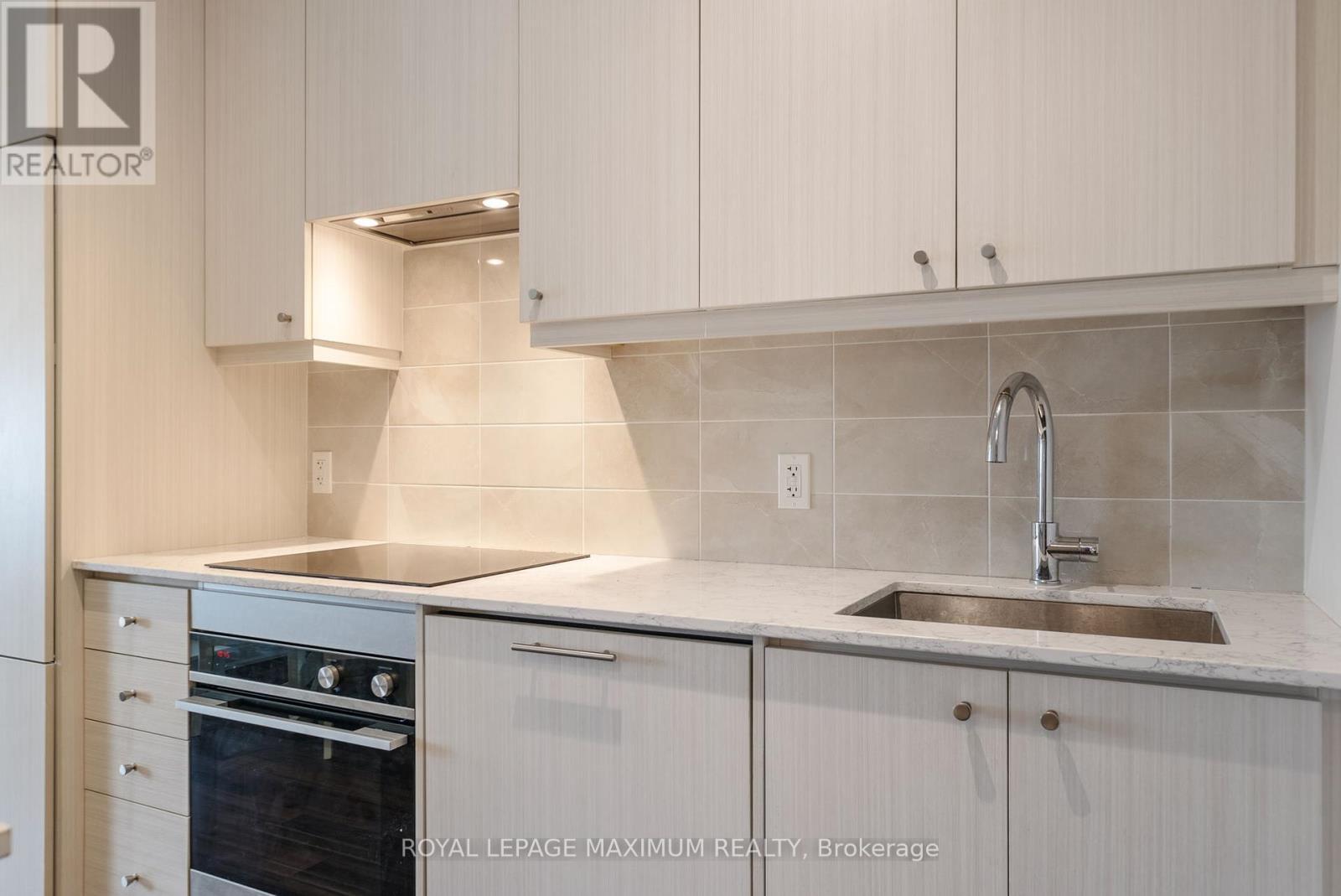 












1804 - 9075 JANE STREET

,
Vaughan,




Ontario
L4K0L7

