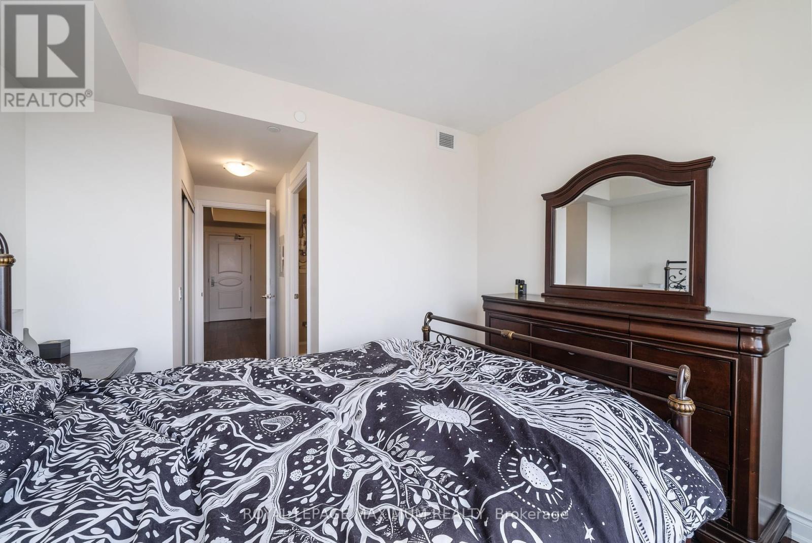 












1804 - 9075 JANE STREET

,
Vaughan,




Ontario
L4K0L7

