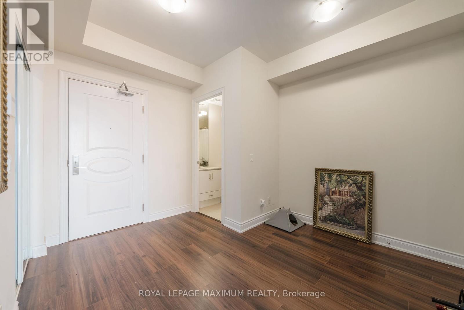 












1804 - 9075 JANE STREET

,
Vaughan,




Ontario
L4K0L7

