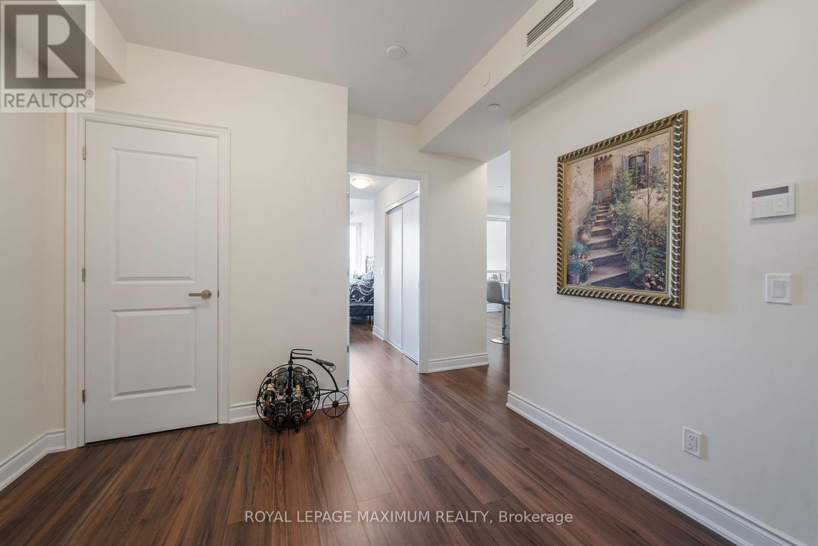 












1804 - 9075 JANE STREET

,
Vaughan,




Ontario
L4K0L7

