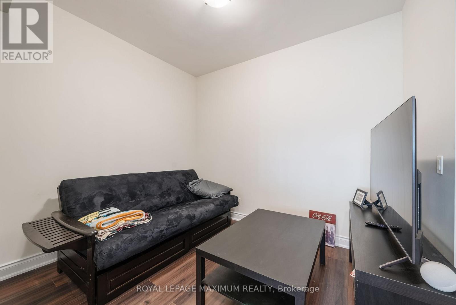 












1804 - 9075 JANE STREET

,
Vaughan,




Ontario
L4K0L7

