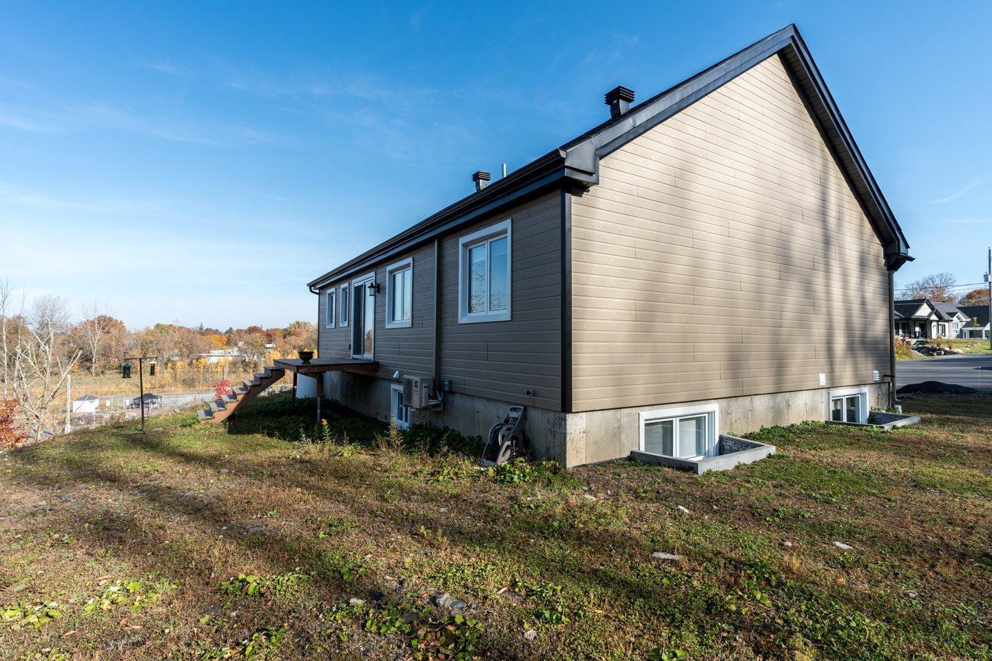 









15


Rue Jean-Lapierre

,
Lac-Brome,




QC
J0E1V0

