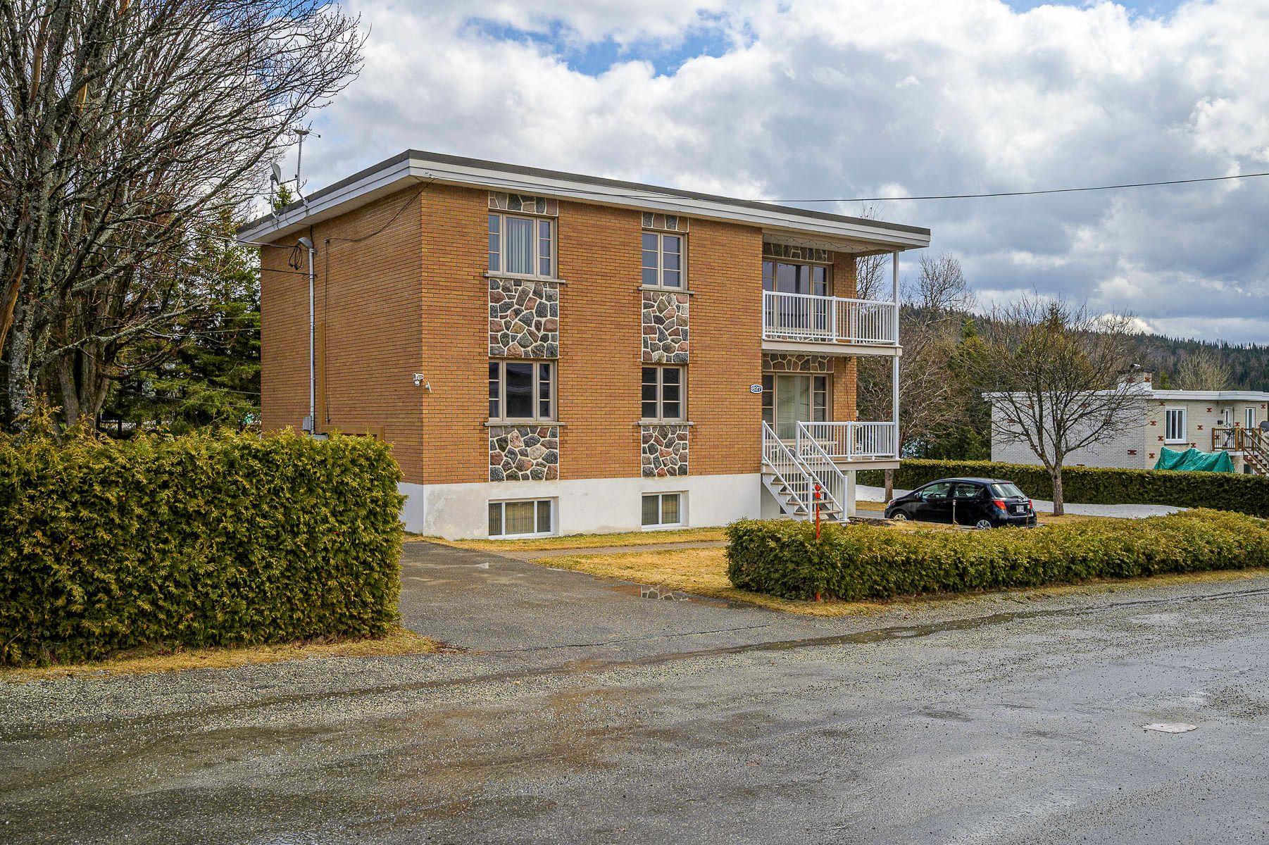 









623

 - 627


Rue Beaulne

,
Sainte-Agathe-des-Monts,




QC
J8C2Y2

