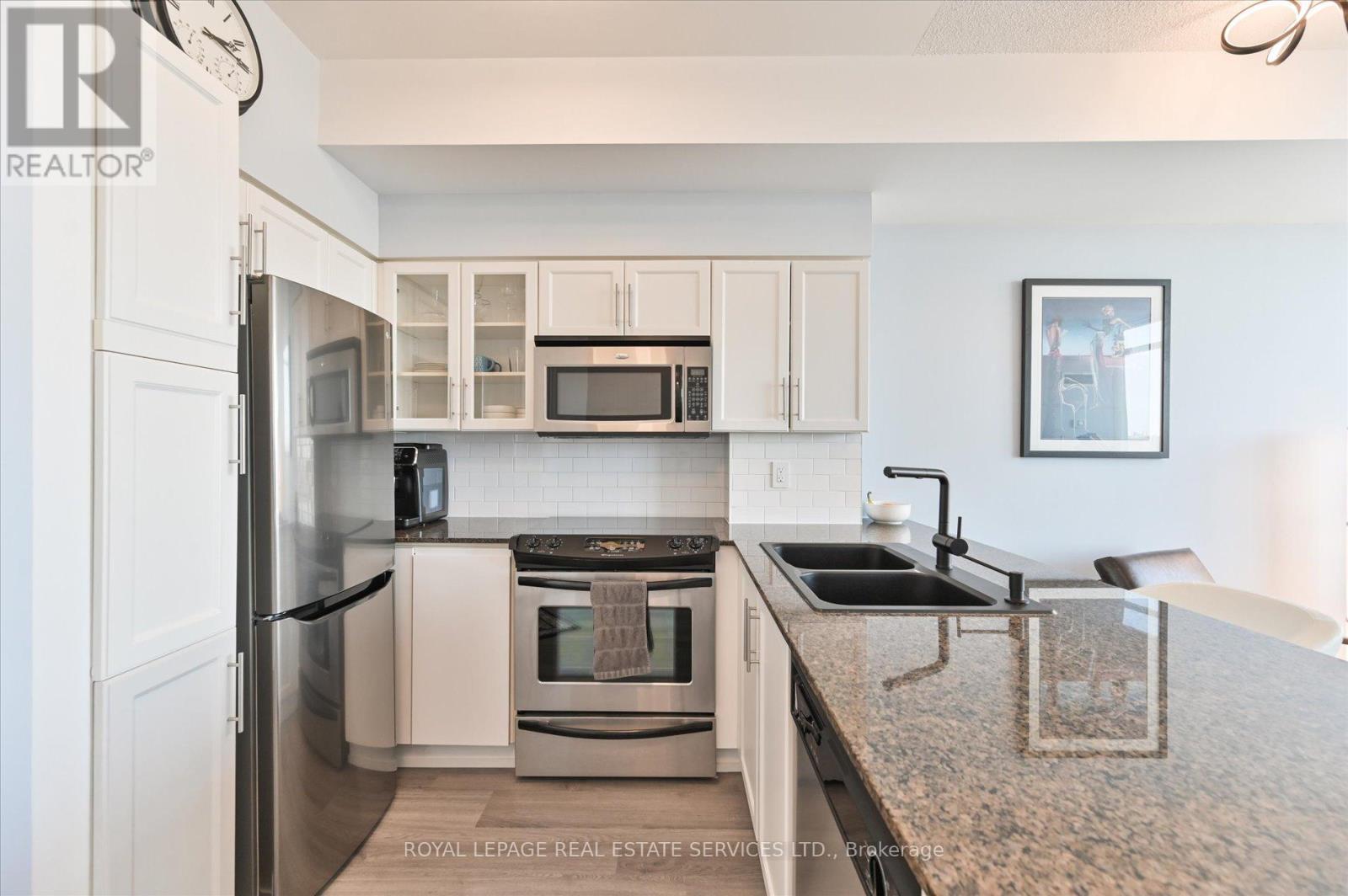 












1704 - 15 WINDERMERE AVENUE

,
Toronto,




Ontario
M6S5A2


