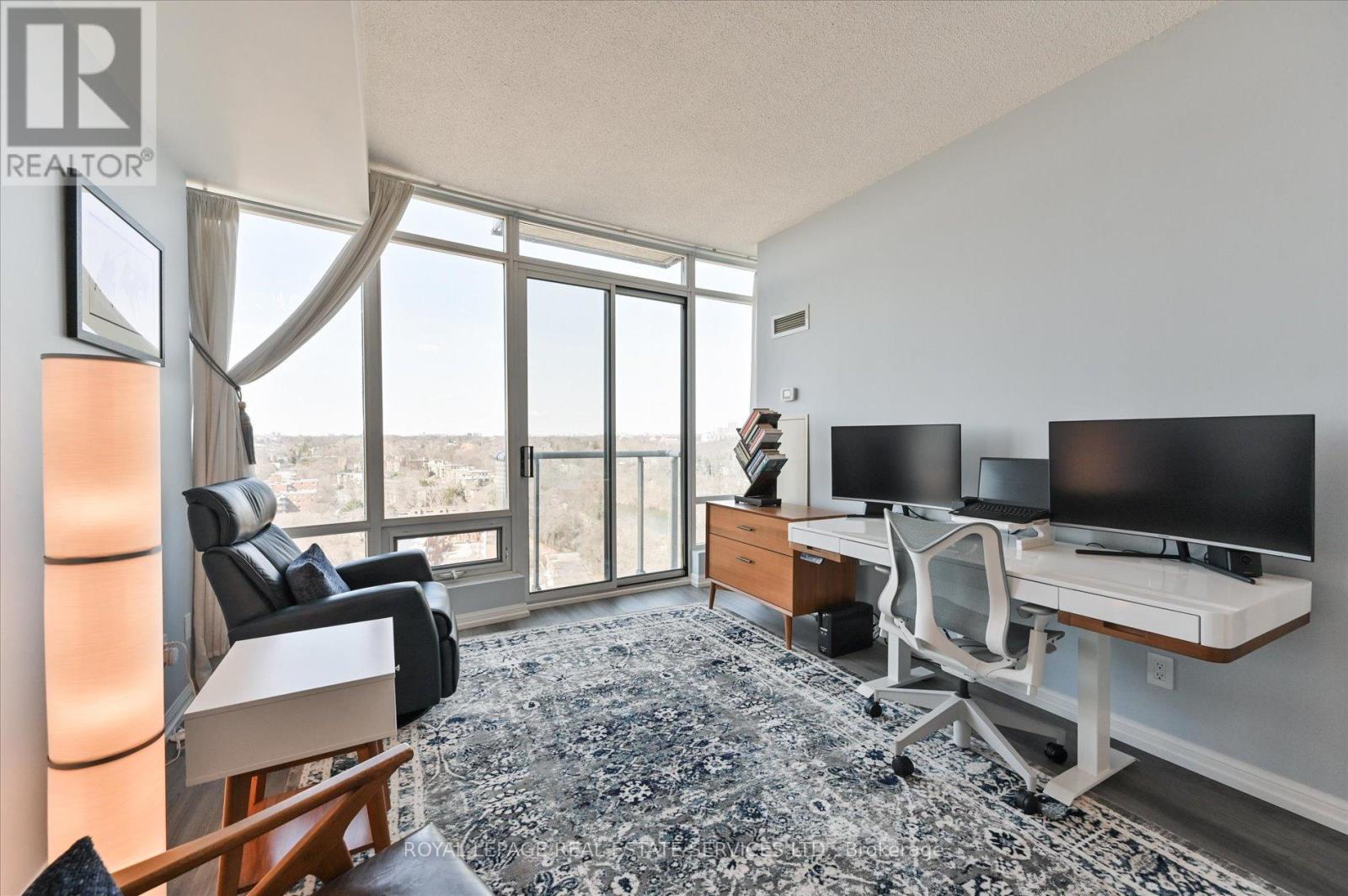 












1704 - 15 WINDERMERE AVENUE

,
Toronto,




Ontario
M6S5A2

