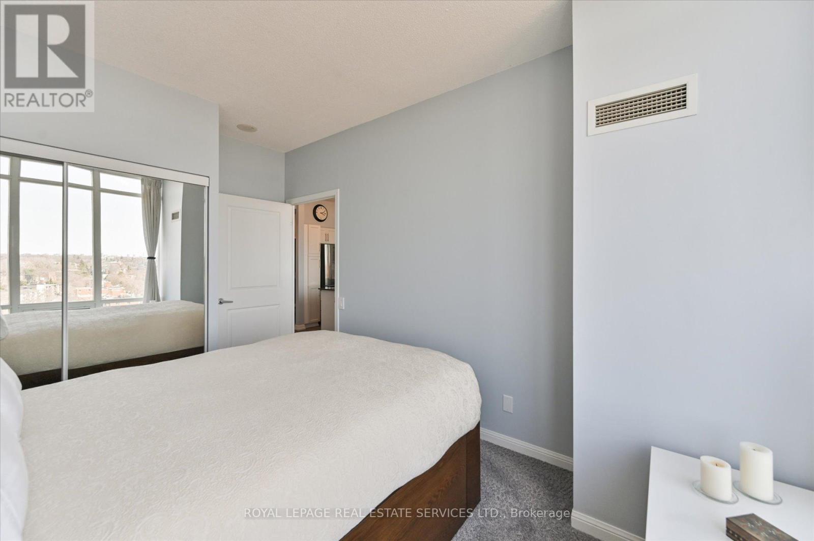 












1704 - 15 WINDERMERE AVENUE

,
Toronto,




Ontario
M6S5A2

