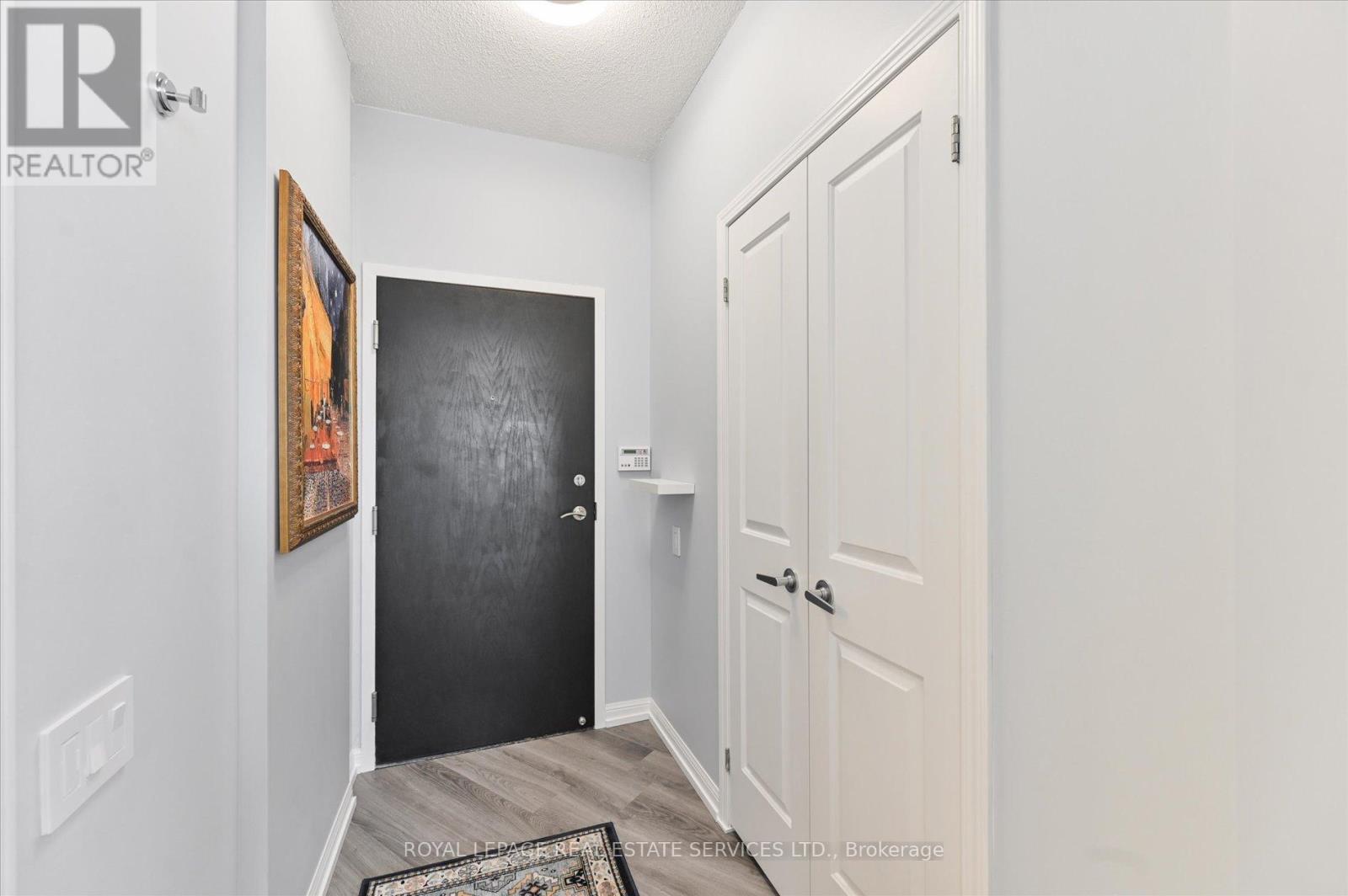 












1704 - 15 WINDERMERE AVENUE

,
Toronto,




Ontario
M6S5A2

