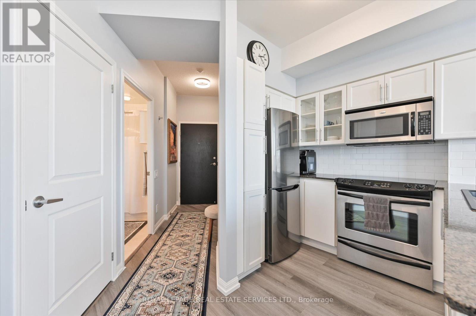 












1704 - 15 WINDERMERE AVENUE

,
Toronto,




Ontario
M6S5A2

