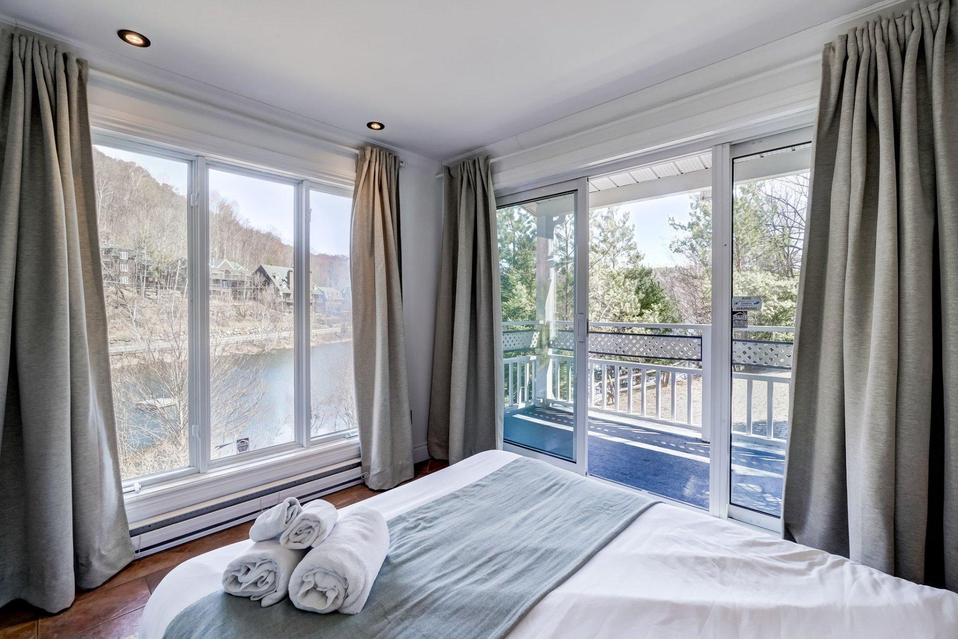 









126


Rue du Saut

,
Mont-Tremblant,




QC
J8E1K8


