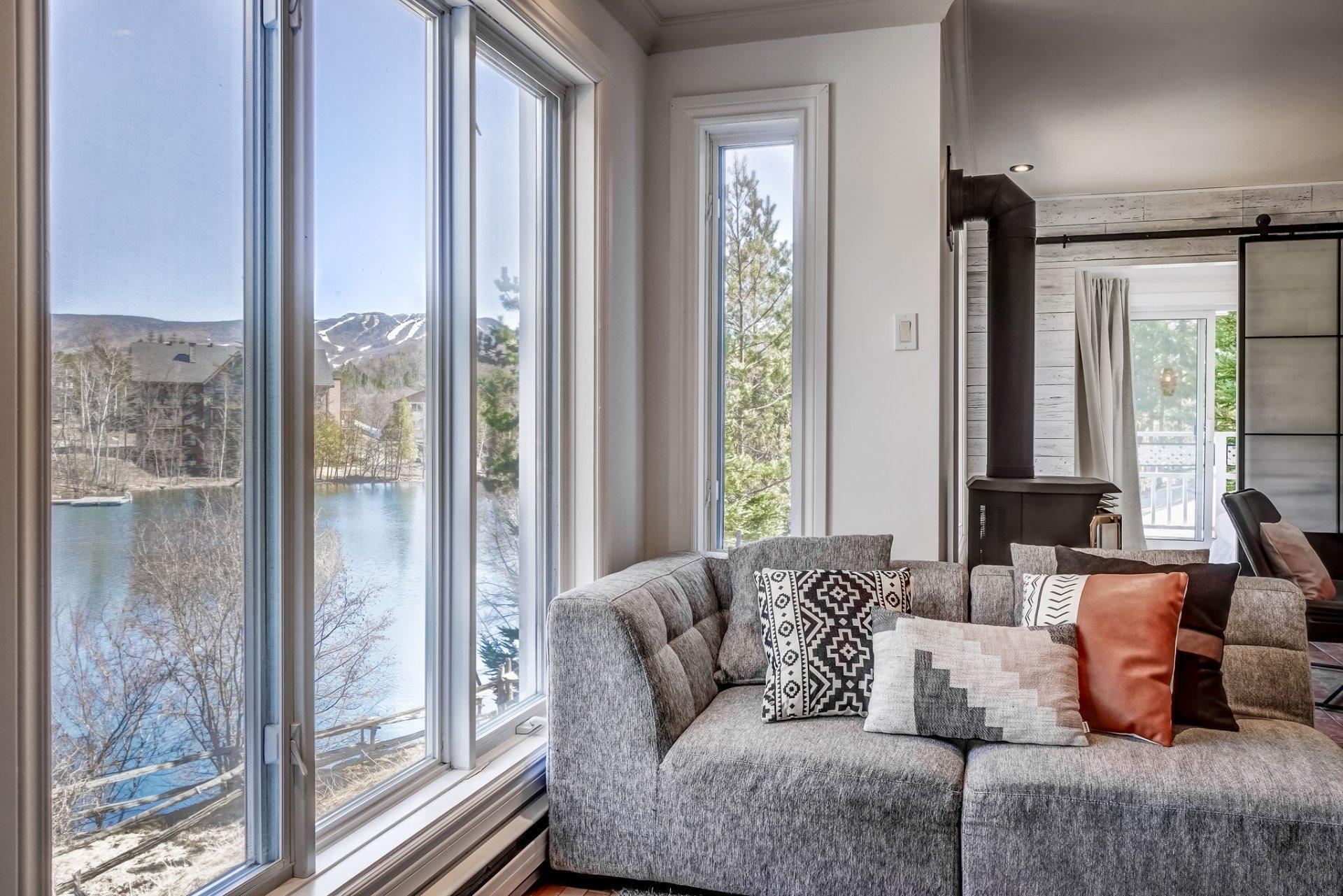 









126


Rue du Saut

,
Mont-Tremblant,




QC
J8E1K8


