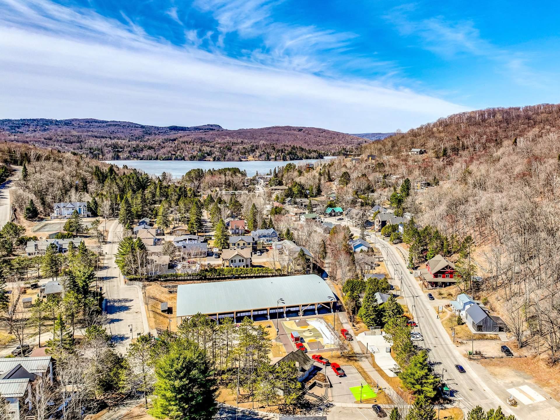 









126


Rue du Saut

,
Mont-Tremblant,




QC
J8E1K8

