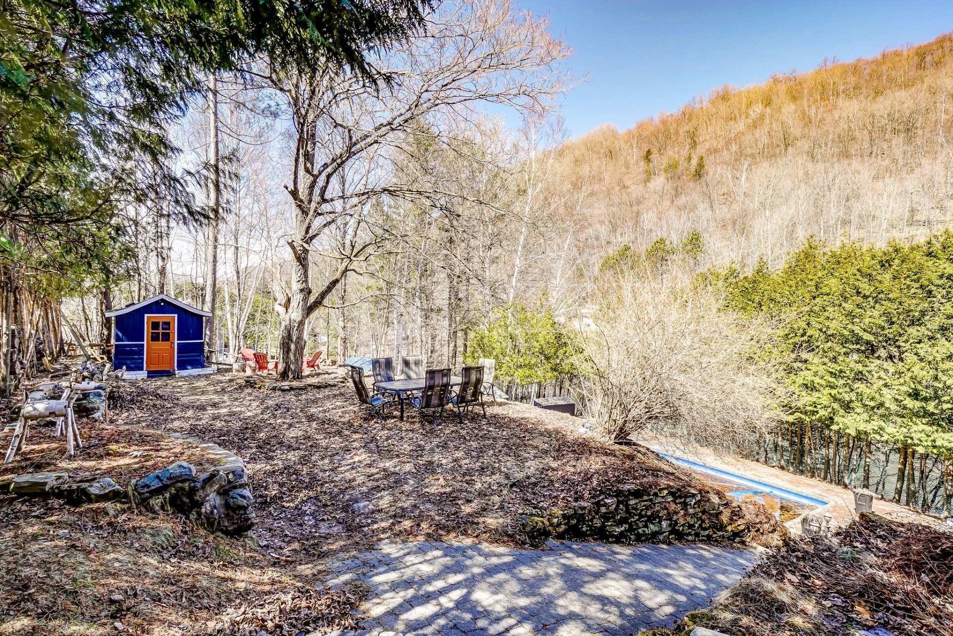 









126


Rue du Saut

,
Mont-Tremblant,




QC
J8E1K8

