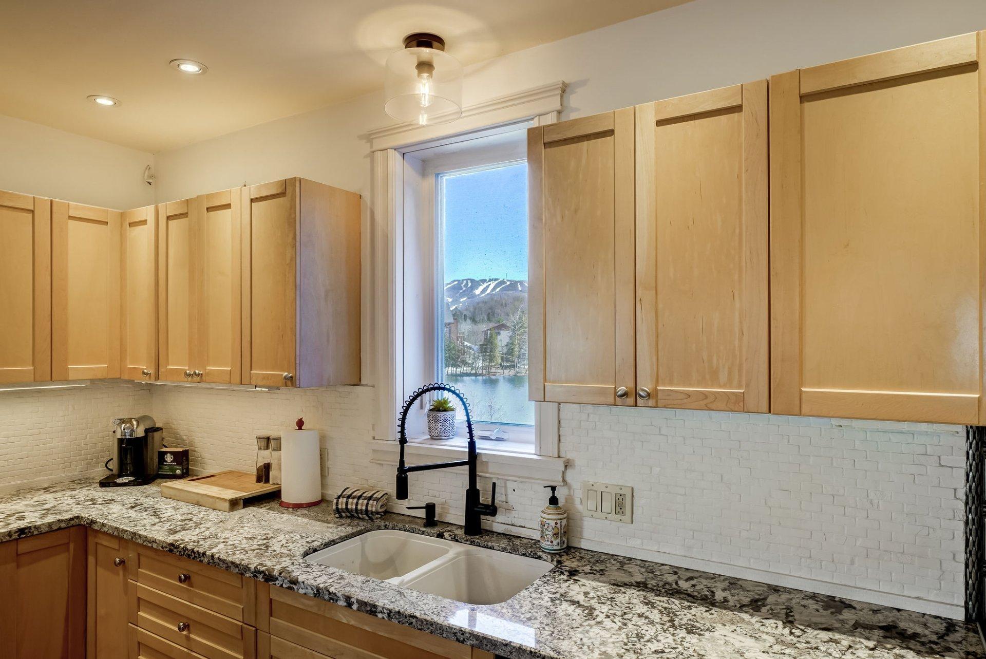 









126


Rue du Saut

,
Mont-Tremblant,




QC
J8E1K8

